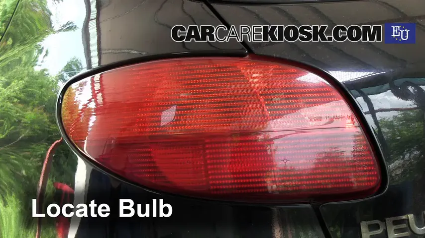 2004 Peugeot 206 XS 2.0L 4 Cyl. Turbo Diesel Éclairage Feu clignotant arrière (remplacer l'ampoule)